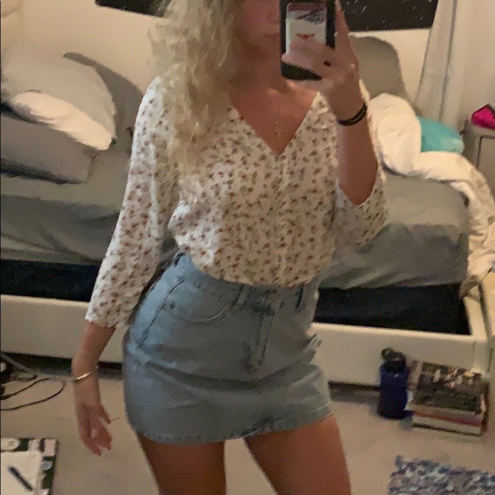 Floral print v neck top